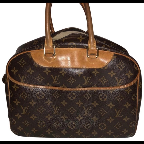 Louis Vuitton bag - Picture 1 of 9